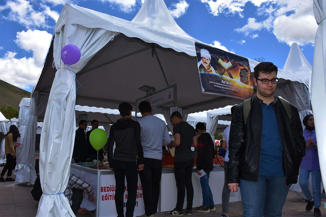 Bitlis’te ilk kez açılan kitap fuarına yoğun katılım